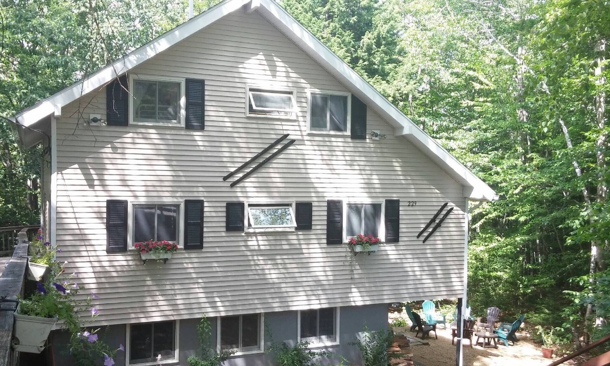 Gilford Ski Chalet | 1.5 miles to Gunstock. Great for larger groups or multiple families