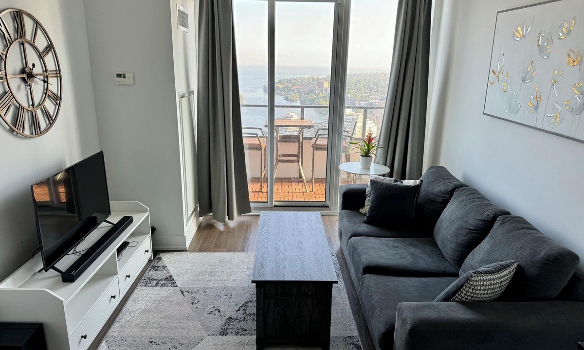 Humber Bay Shores Condo | 1 Bedroom condo with stunning view of lakeshore