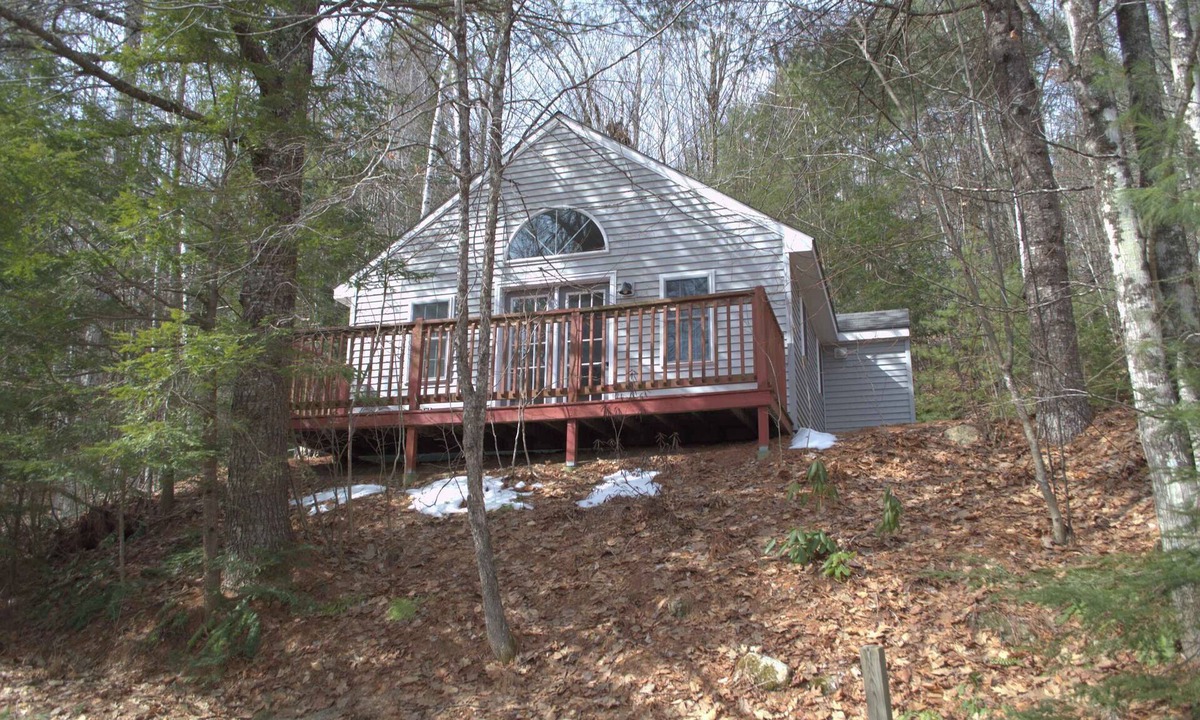 Norway Cabin | 1 bedroom cottage with queen bed and 2 person whirlpool tub.