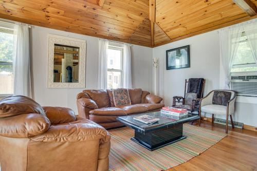 Oak Bluffs House | < 1 Mi to Beaches: Home w/Deck in Oak Bluffs