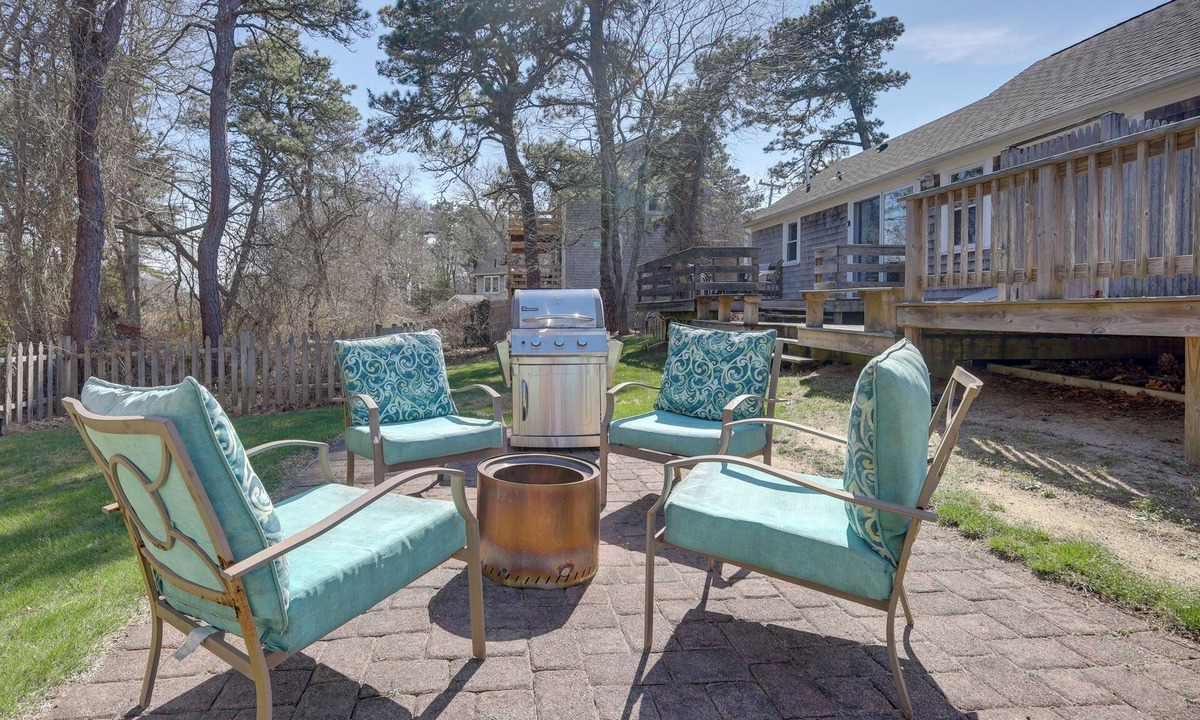 West Dennis Cottage | 1 Mi to South Village Beach: BBQ-Ready Retreat