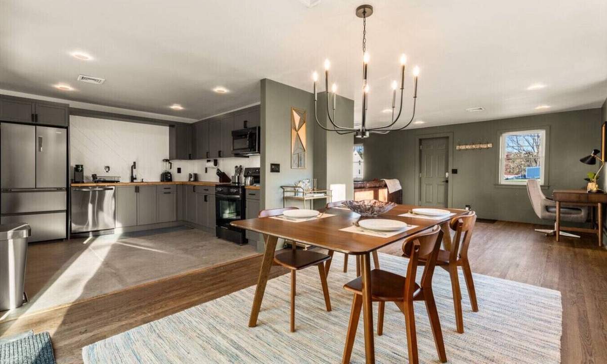 Berlin House | 1 Min to I-91 - Newly Renovated Modern 2 BR Home