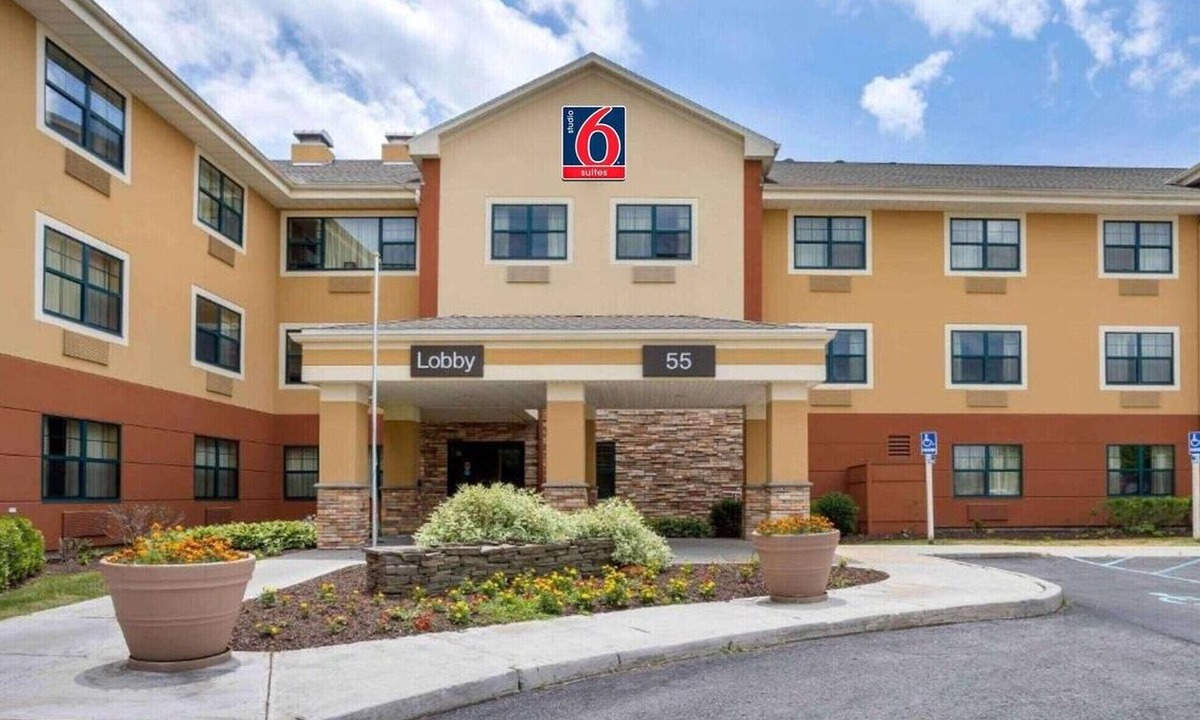 Fishkill Apartment | 1 Queen Bed | ADA/RI Shower/Nsmk/Kitchen