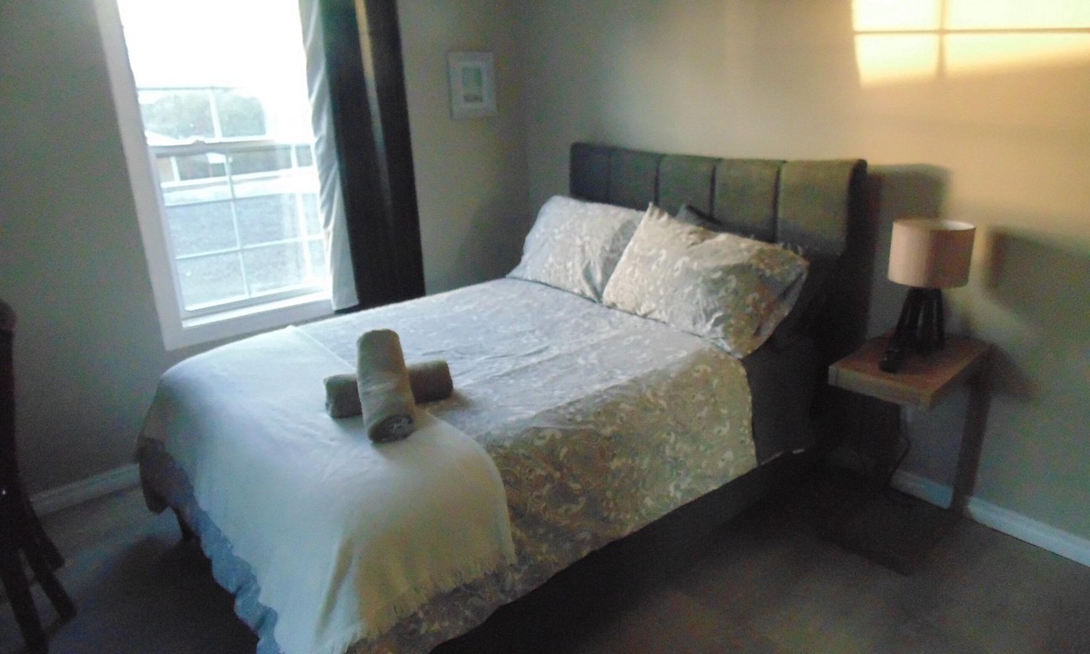 Plantagenet Apartment | #1 Studio apartment with WiFi, AC in lovely Lefaivre, Ontario