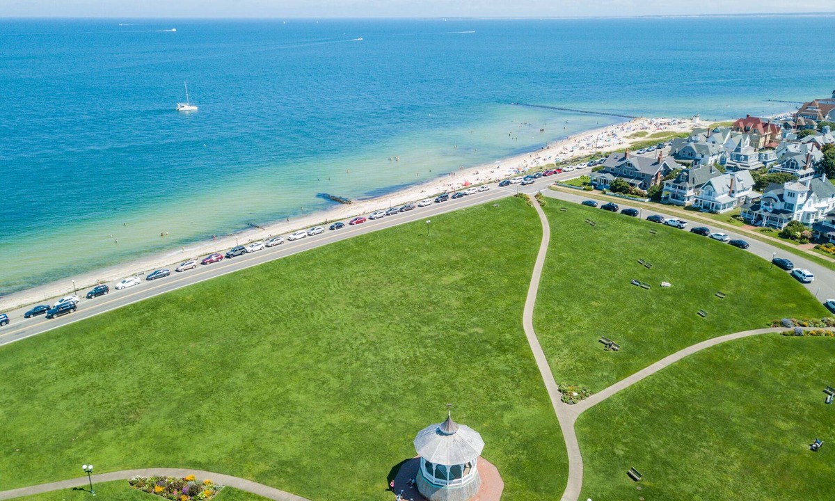 Oak Bluffs House | 101 Ocean Ave. On the corner of Inkwell beach and Ocean park.