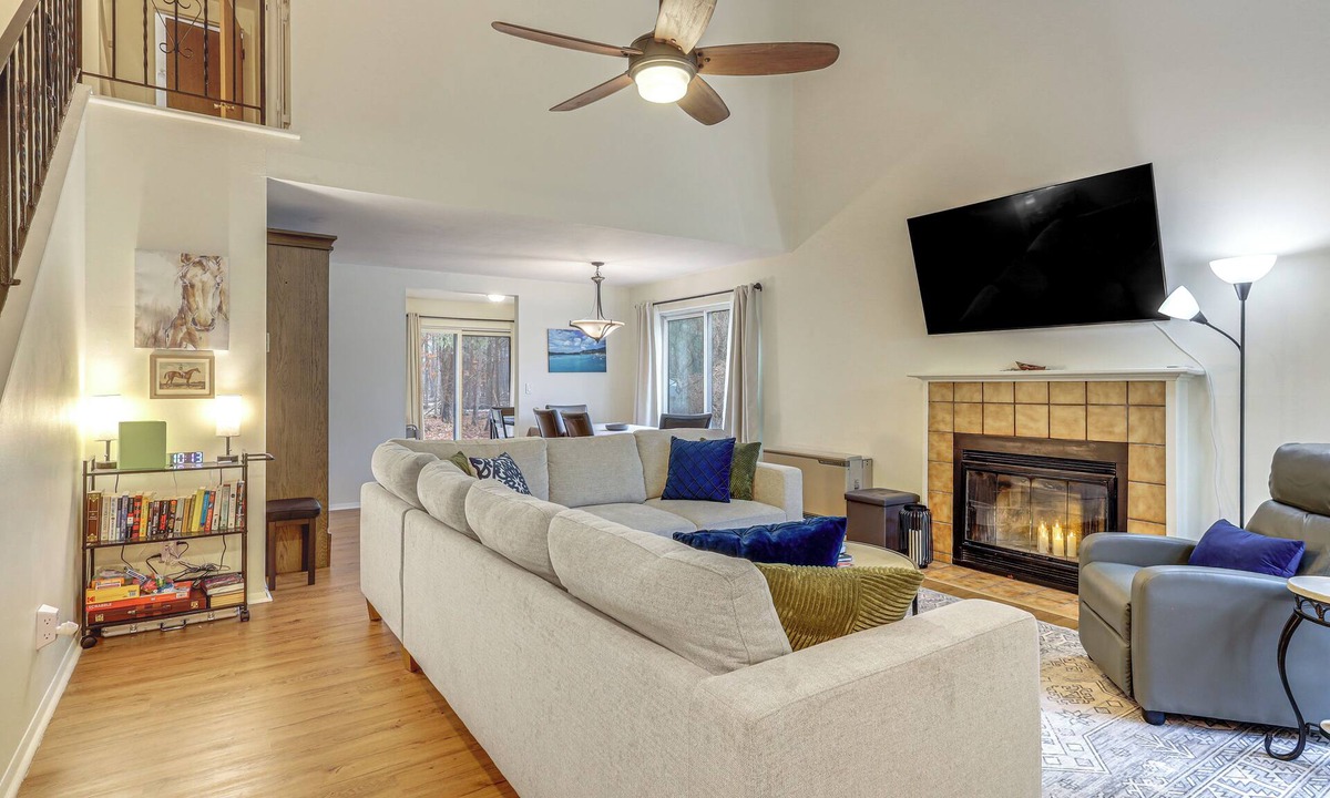 Malta House | 11 Miles to Saratoga Race Course: Upstate Retreat!
