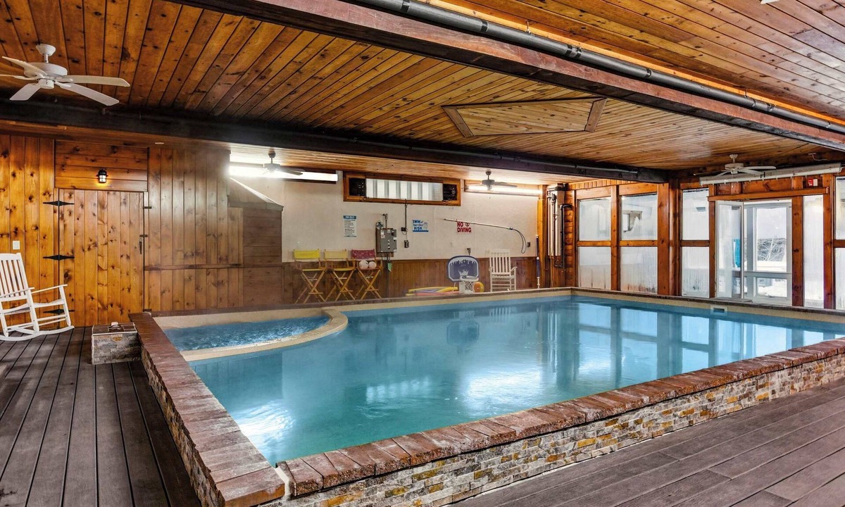 West Dover Villa | 12BR Villa Near Mount Snow Sleeps 35 Hot Tub & Indoor Pool