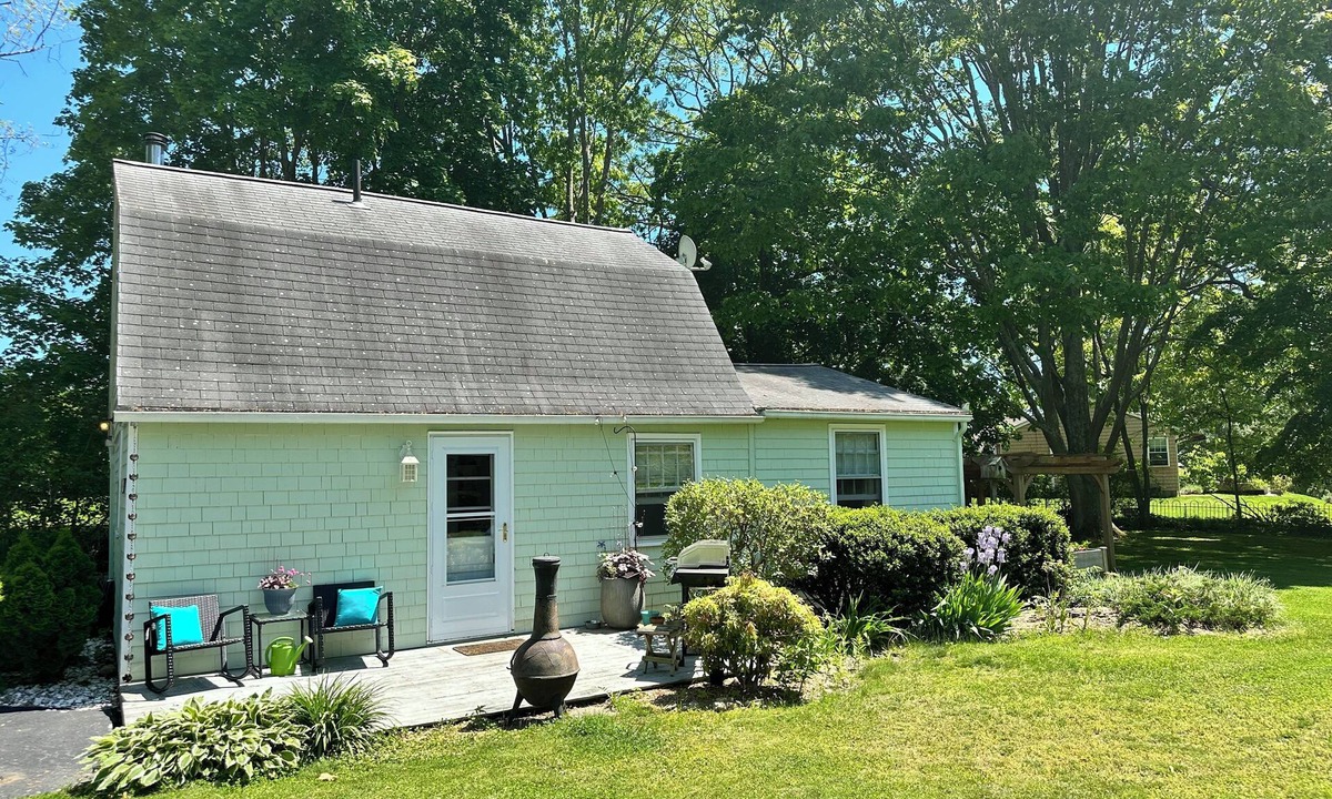 Waterford House | 150ft+ Direct Waterfront! 2-Bdrm Cottage on Niantic River in Waterford CT