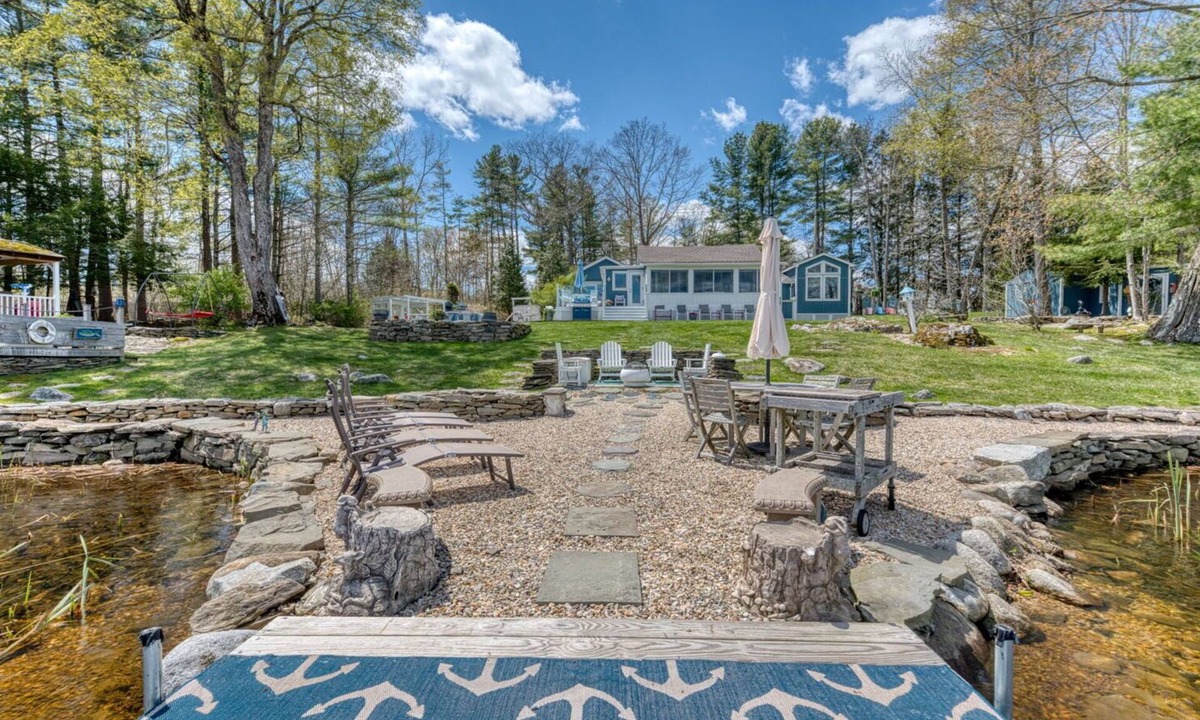 Goshen House | 160 feet of lakefront in the bucolic Litchfield Hills.