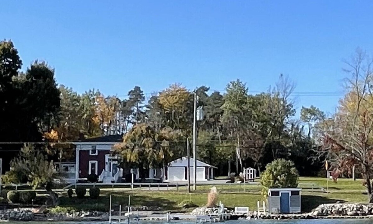 Auburn House | 1830 Lake House Beautifully Reimagined on Owasco Lake