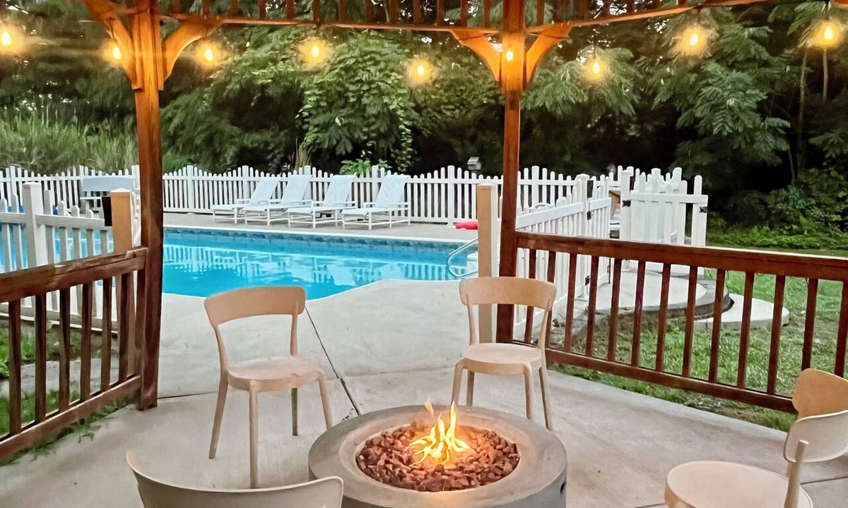 Cochranton House | 1BR Retreat w Pool in Historic Cochranton Home