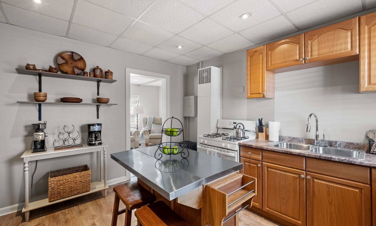 Manchester Apartment | 1st Flr 1 Bed 1 Ba Furnished-Pet Friendly