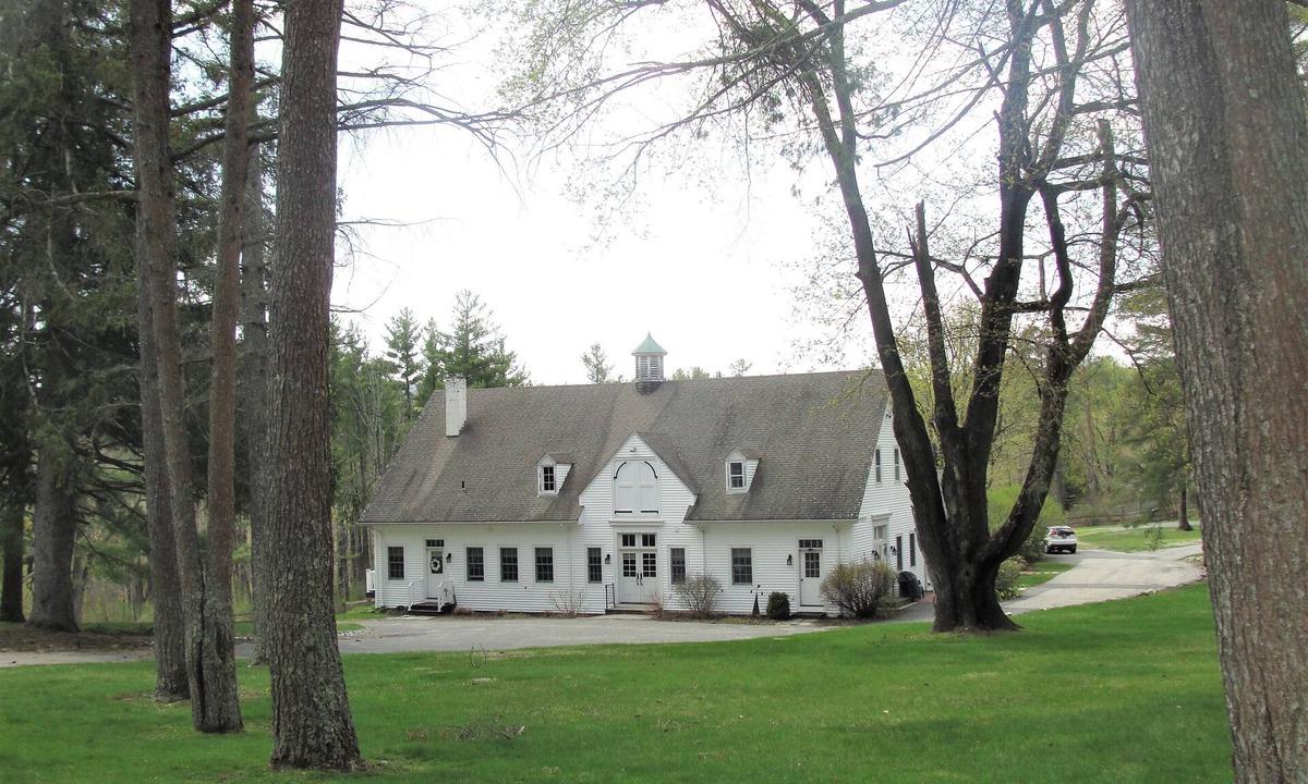 Lee Cottage | 2 Bedroom/2 Bath Vacation Rental in the Berkshires