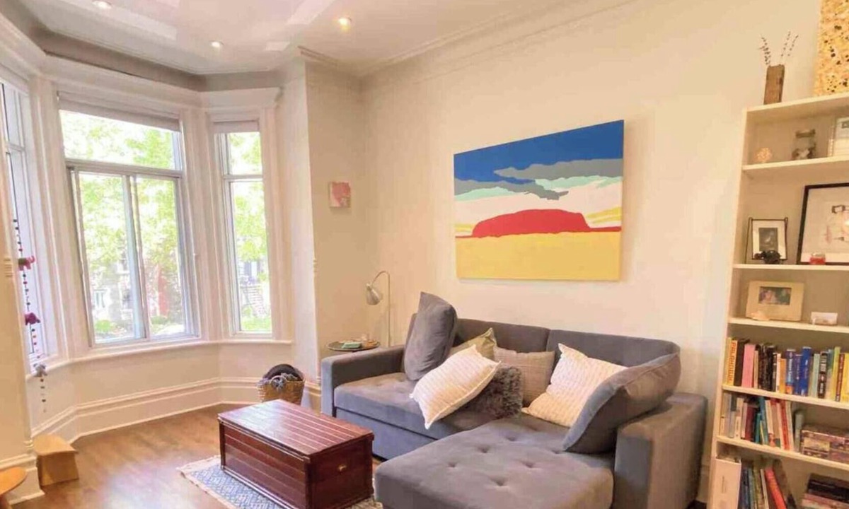 De Lorimier Apartment | 2-bedroom large impeccable apartment in fabulous Montréal.