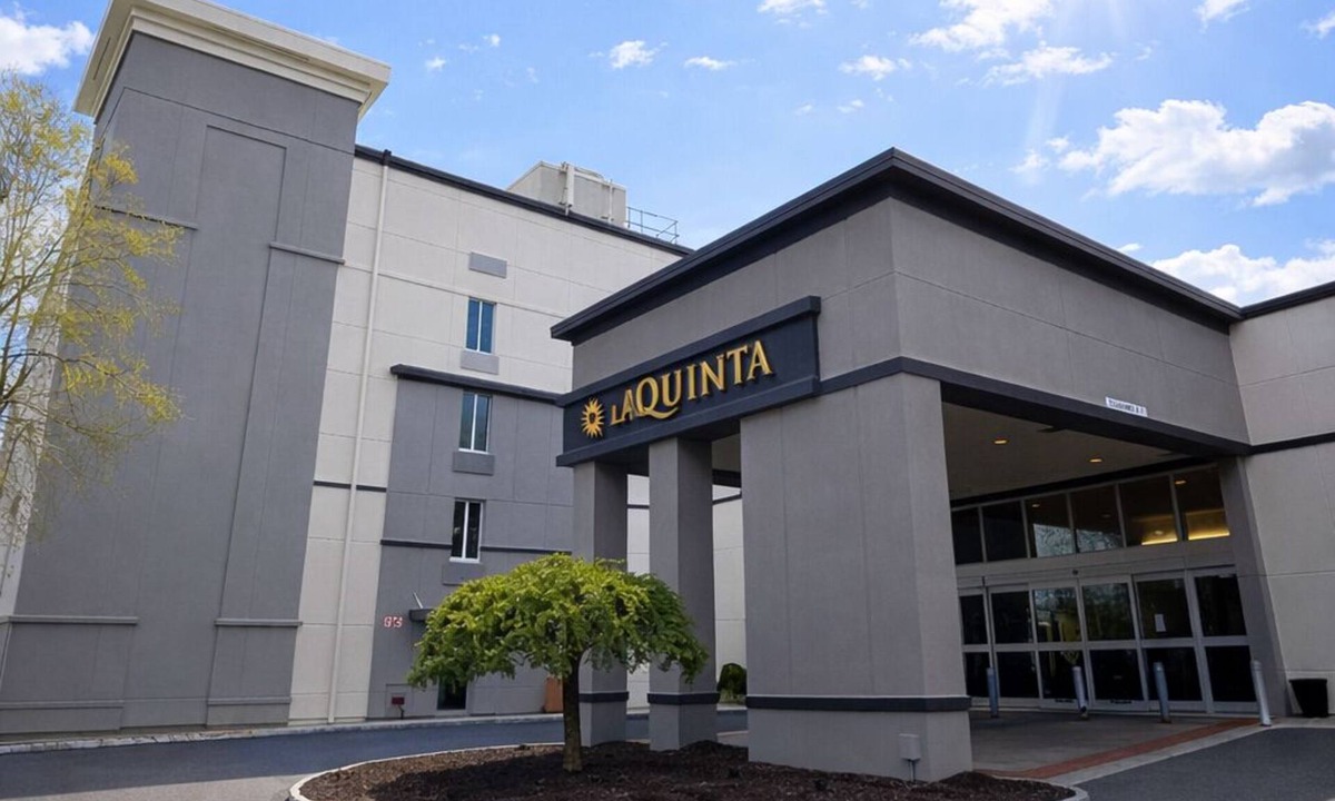 Danbury Hotel | 2-bedroom suite with kitchen