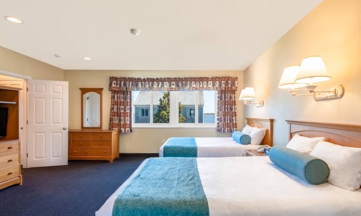 West Yarmouth Apartment | 2 Bedroom Townhouse, Green Harbor Resort, Basketball, Shuffleboard - 2 Units