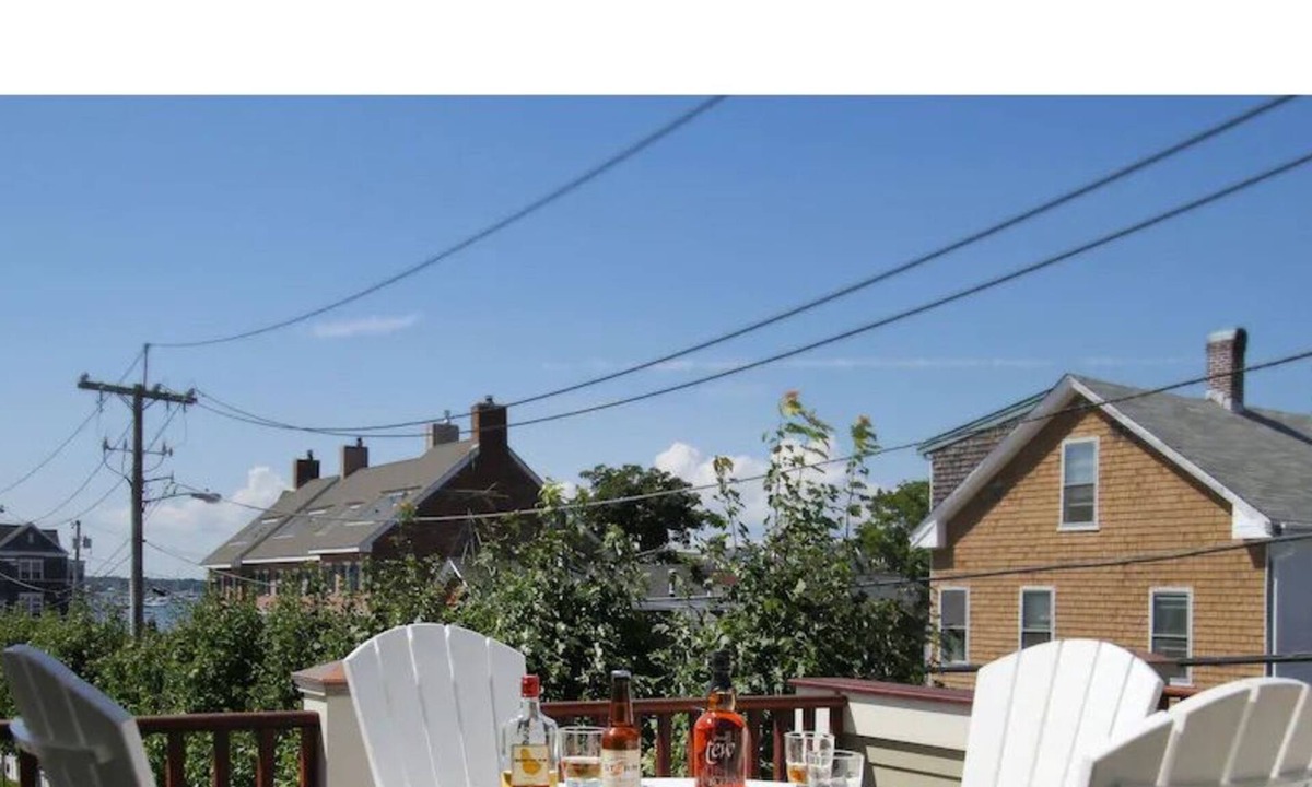 Yachting Village Condo | 2 Bedrooms w/Loft, Deck and Fireplace on Thames St