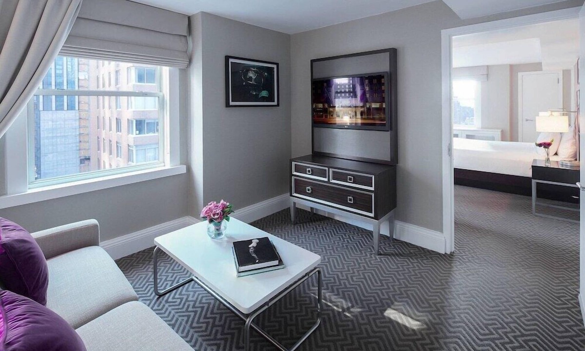 Midtown East Hotel | 2 Connecting Suites at a 4⭐️ Hotel