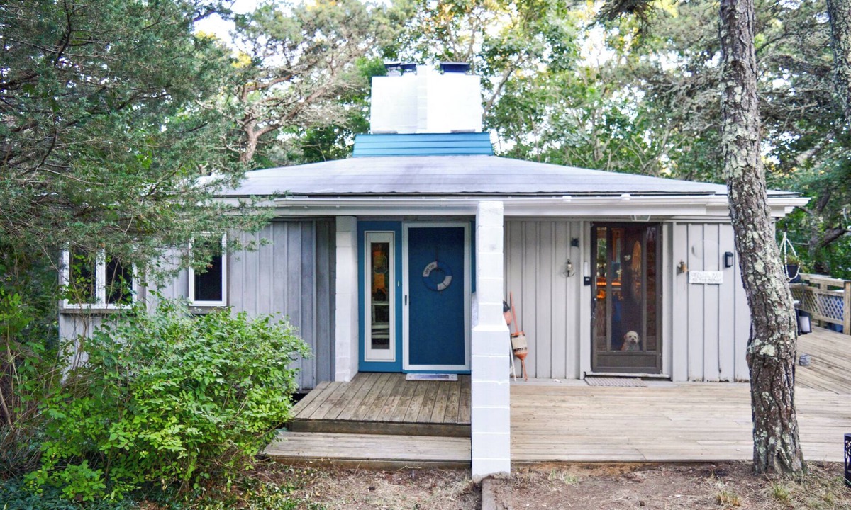 Truro House | 2 Mi to Beaches: Cape Cod Cottage w/Fire Pit