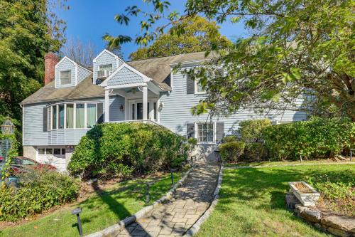 Greenwich Apartment | 2 Mi to NYC Train: WFH-Friendly Greenwich Apt!