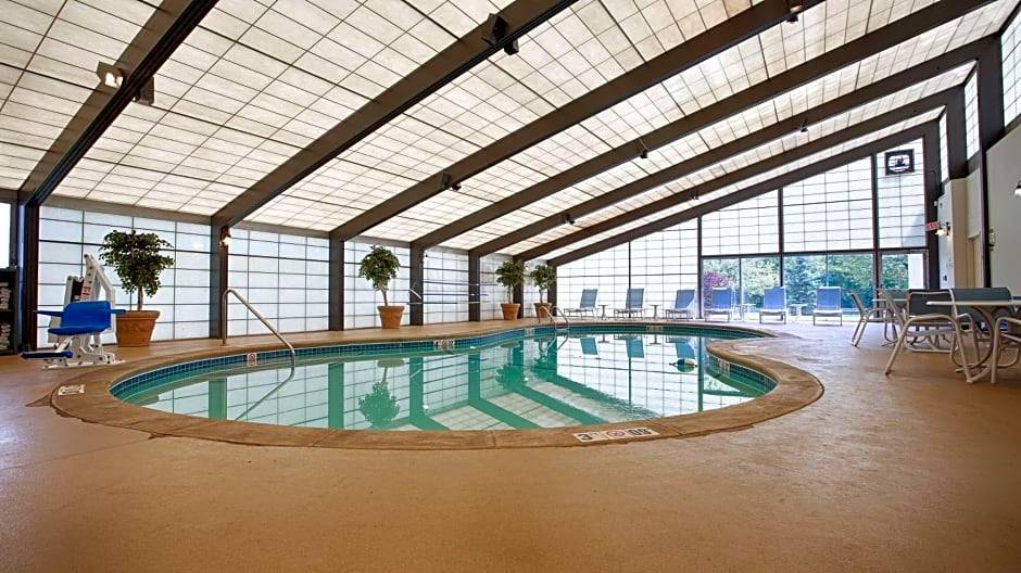 Woburn Hotel | 2-Star Hotel ∙ Best Western Plus New Englander