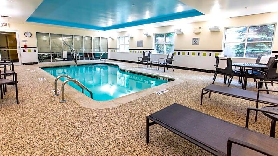 Exeter Hotel | 2-Star Hotel ∙ Fairfield Inn and Suites by Marriott Portsmouth Exeter