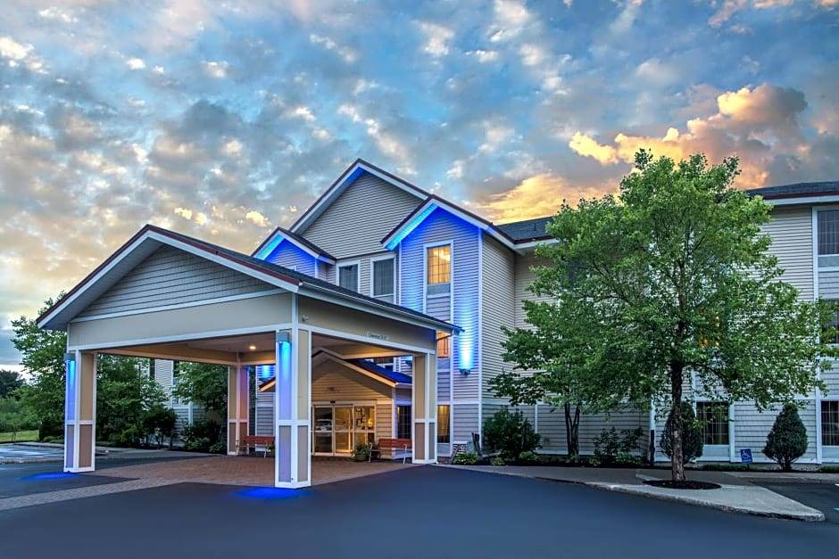 Brattleboro Hotel | 2-Star Hotel ∙ Holiday Inn Express Hotel & Suites Brattleboro, an IHG Hotel