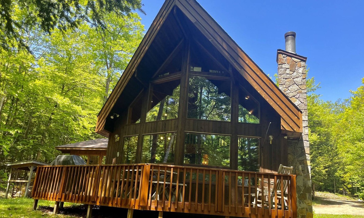 North Creek Cabin | 2BD + Loft cabin, 5-mins to Gore Mtn | North Creek
