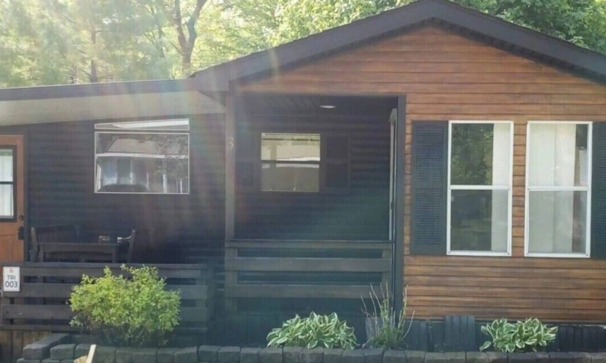 Sherkston Cottage | 2BDRM Sherkston Shores Cottage. Steps to the Beach