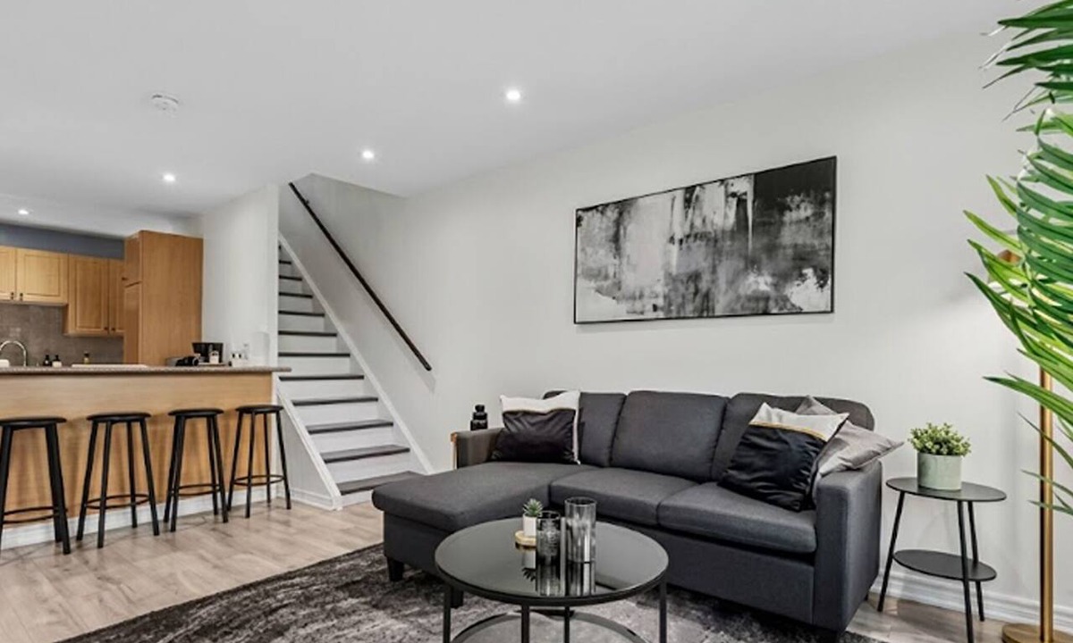The Beaches Apartment | 2BR Home | Free Parking | Fast WiFi