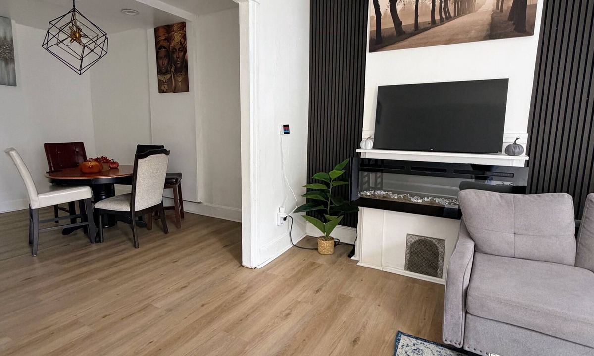 North Philadelphia West House | 2BR Near Philly Zoo, Art Museum & Center City
