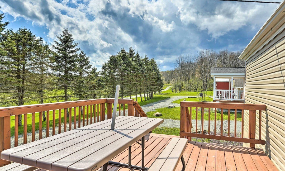Pleasant Mount Villa | 2hr NYC Trip: Fresh Air Cabin & Suite