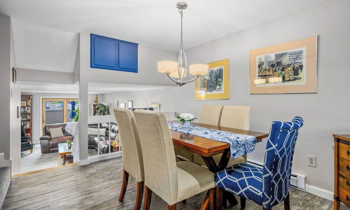 Hyannis Condo | 3-bedroom, 2.5-bathroom Poolside Townhome - Private beach
