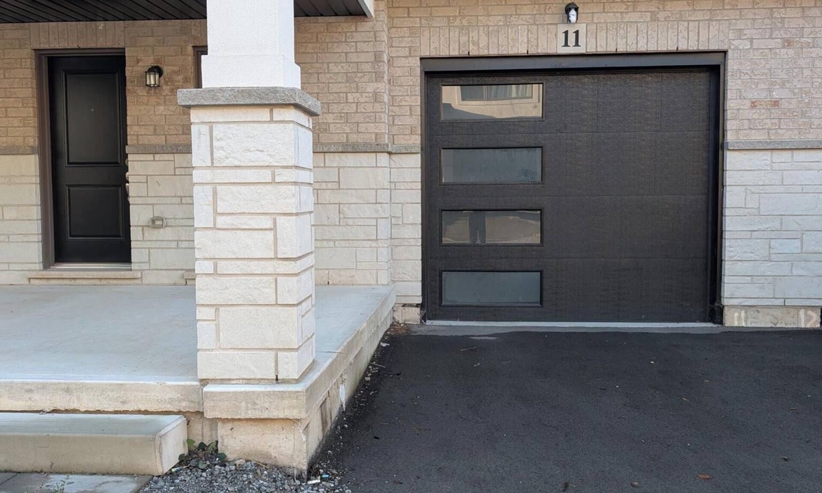 Welland House | 3 Bedroom 2.5 washroom close to Niagara Falls and Welland Canal and Pt Colbourne