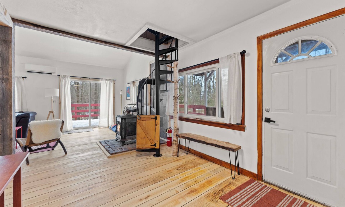Pownal House | 3-bedroom farmhouse 15 minutes from Williamstown and Bennington.