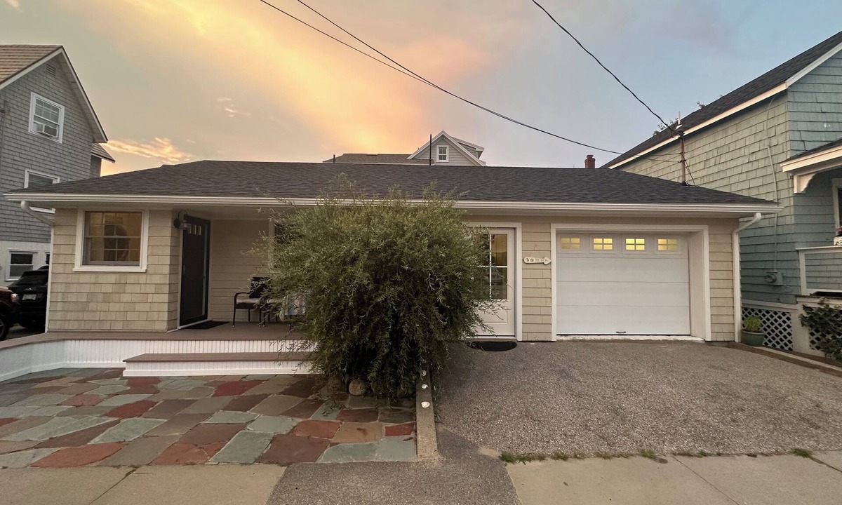 Ocean Park House | 3-bedroom house in center of Ocean Park!