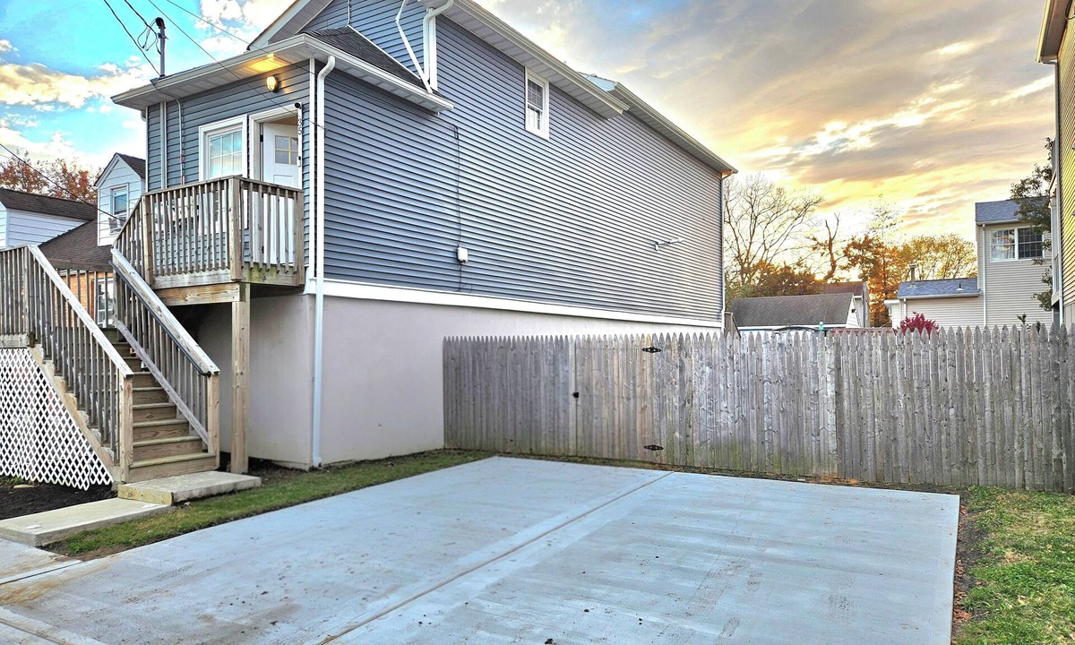 Keansburg House | 3-bedroom house in wonderful Keansburg with AC