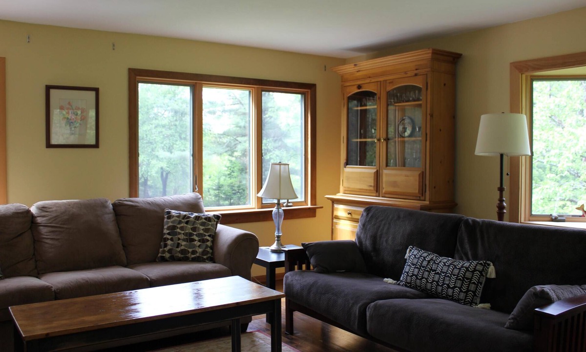 Belmont House | 3 bedroom mountain getaway 10 minutes from Okemo and 30 minutes from Killington.