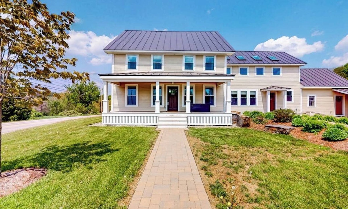 Waterbury Center Apartment | 3-bedroom suite in a vintage farmhouse with on-site hot tub - near ski/hike/bike