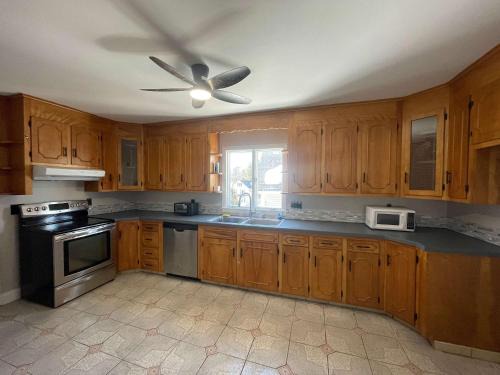 Middletown Apartment | 3 BR Apartment Near Wesleyan 202