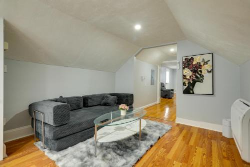 Milton Apartment | 3 Mi to Blue Hills Skiing & Hiking! Couple’s Apt