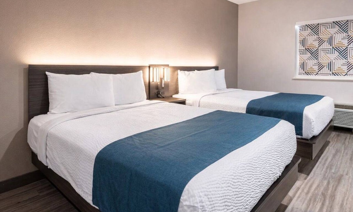 Mesquite Hotel | 3 Pet-Friendly Accommodations w/Free Parking | 5.9 Mi Trinity River Audubon Ctr