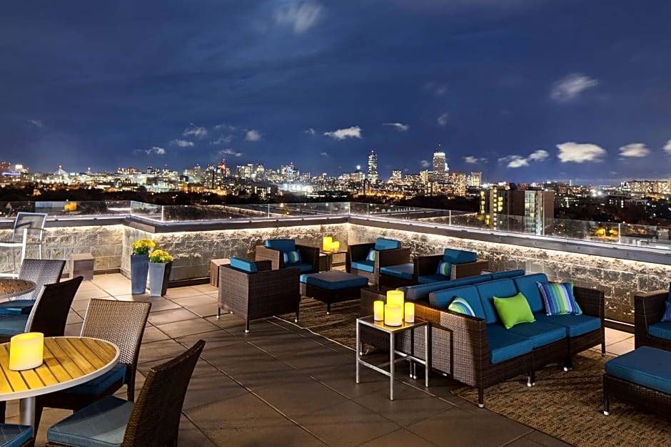 Allston Hotel | 3-Star Hotel ∙ DoubleTree Suites by Hilton Hotel Boston - Cambridge