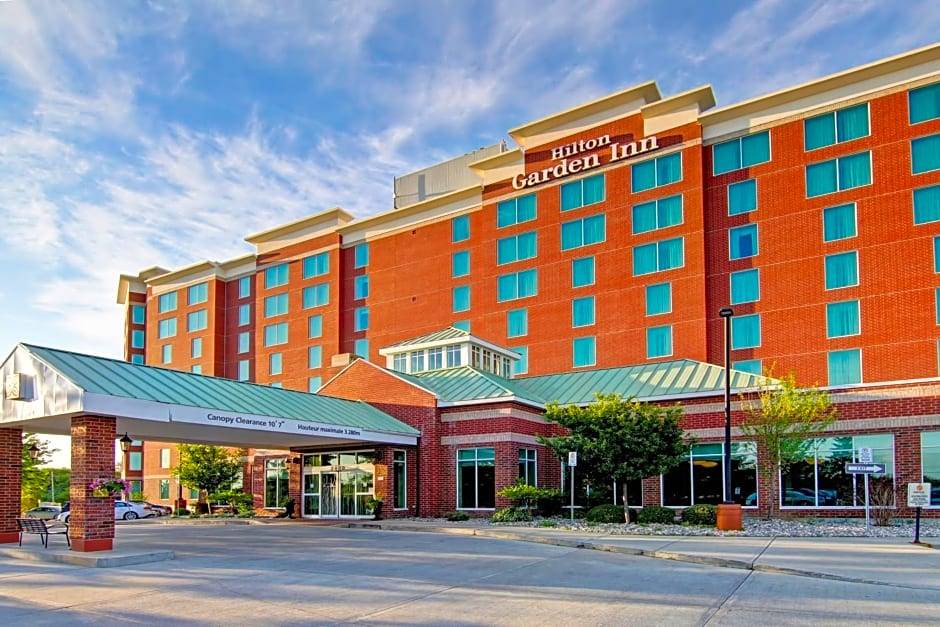 Ottawa Division Hotel | 3-Star Hotel ∙ Hilton Garden Inn Ottawa Airport