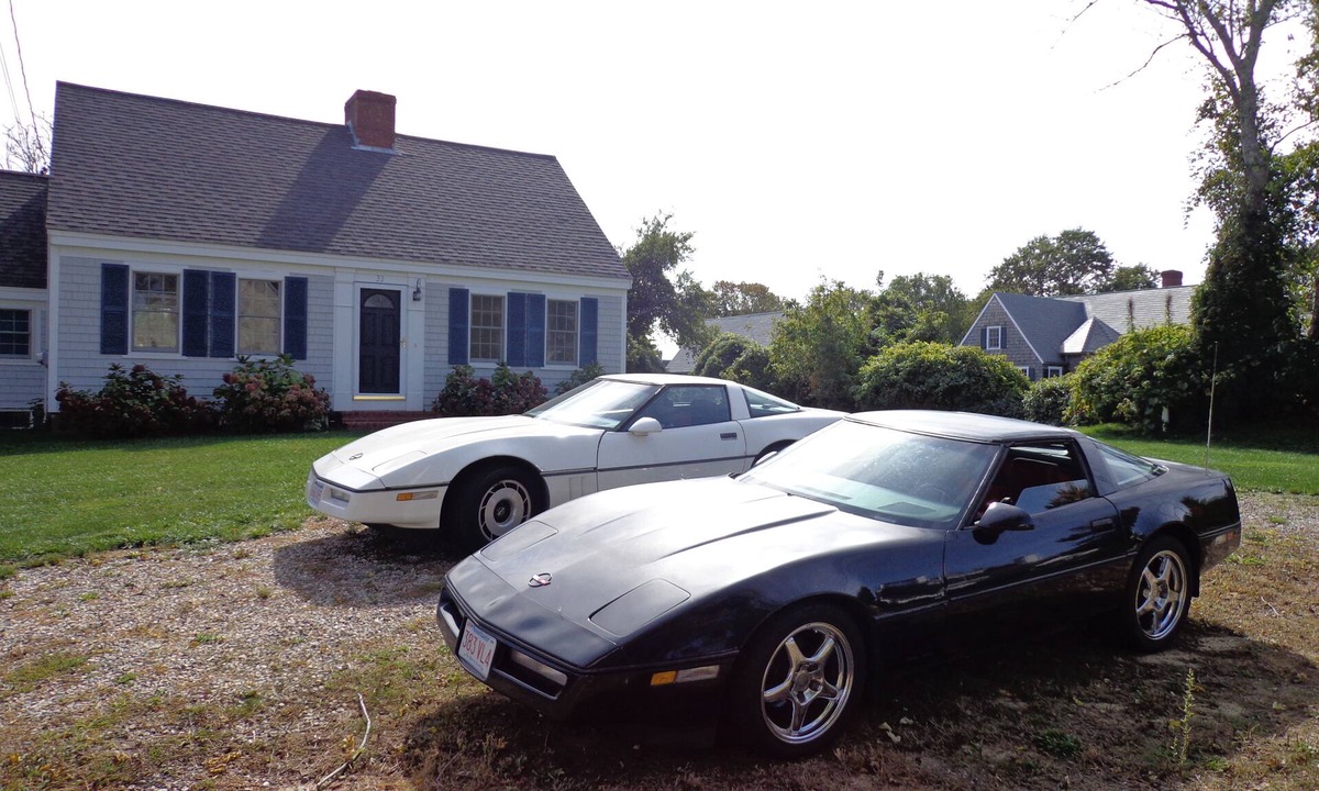East Dennis House | 3BR 2 bath house 1/3 mile from Sesuit Harbor and beaches