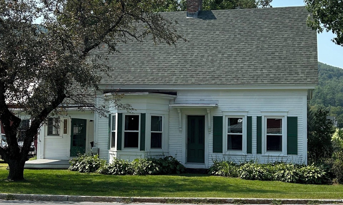 Bridgewater Corners House | 3BR Farmhouse at the Long Trail Brewery