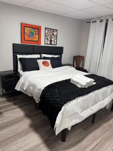 Chester House | 3BR Near Philadelphia 2 Car Parking Private Backyard