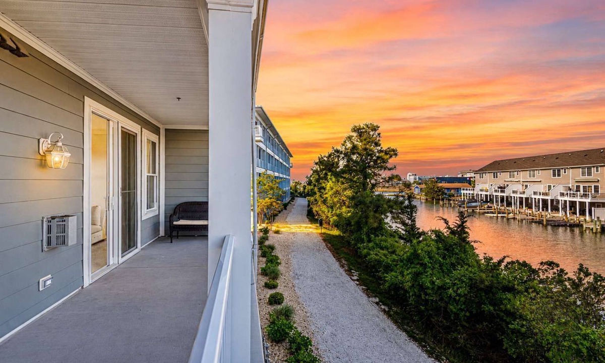 Sunset Island Condo | 3BR Resort Condo with Pools by Beach