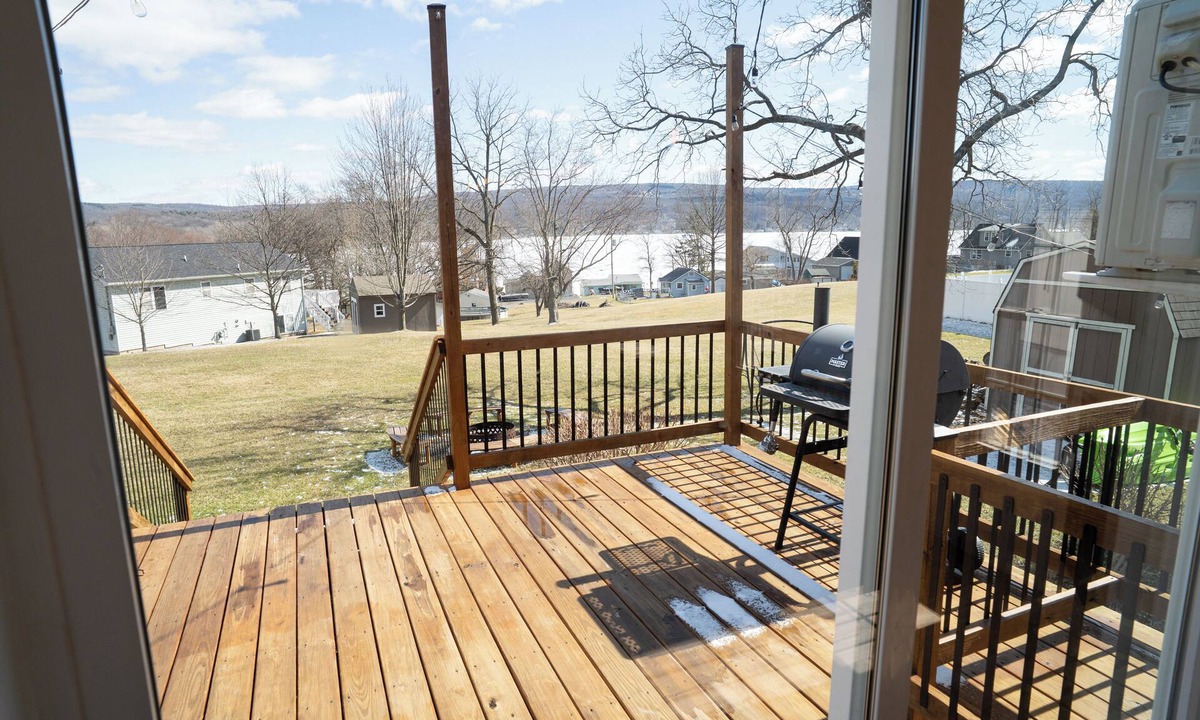 Town of Richmond House | 4-bedroom Farmhouse near Sandy Bottom Park