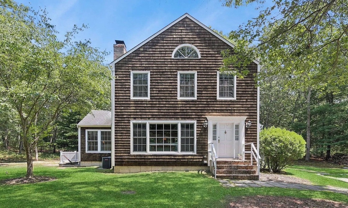 Sag Harbor House | 4-Bedroom Home in Sag Harbor with Pool